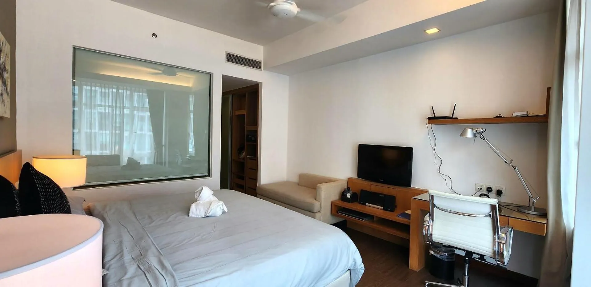 Cozy Super King Bed Studio Walking To Petronas Klcc Kuala Lumpur